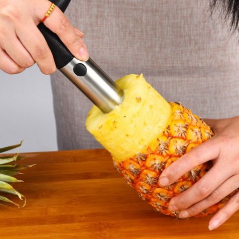     Coupe-ananas-en-action